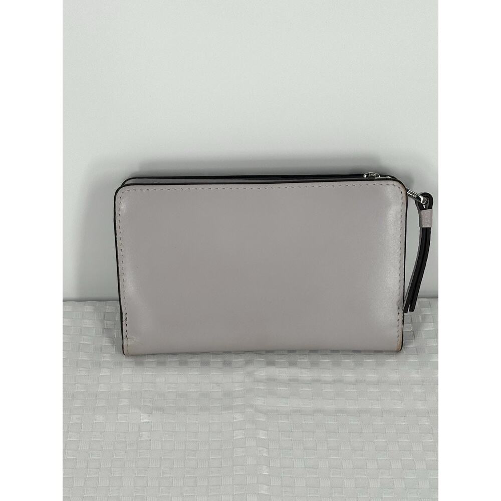 Radley London Pastel Purple Medium Bi-Fold Wallet Purse Multi Card Id Case Euc — image 4 of 8